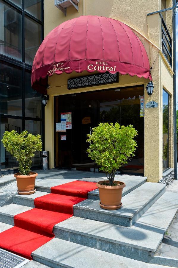 Central Hotel Tskaltubo Bagian luar foto